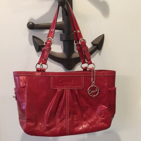 Coach Handbags - Coach bag in excellent, Like new condition!